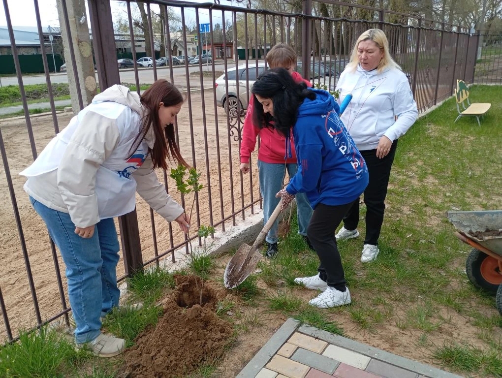 Участие в общеобластном субботнике.